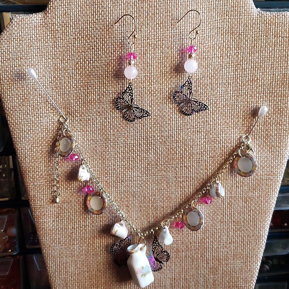 Bracelet and earrings set